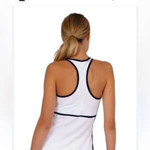 Nike Women's Nike FIT DRY Tennis Tank Top White size Medium 8-10